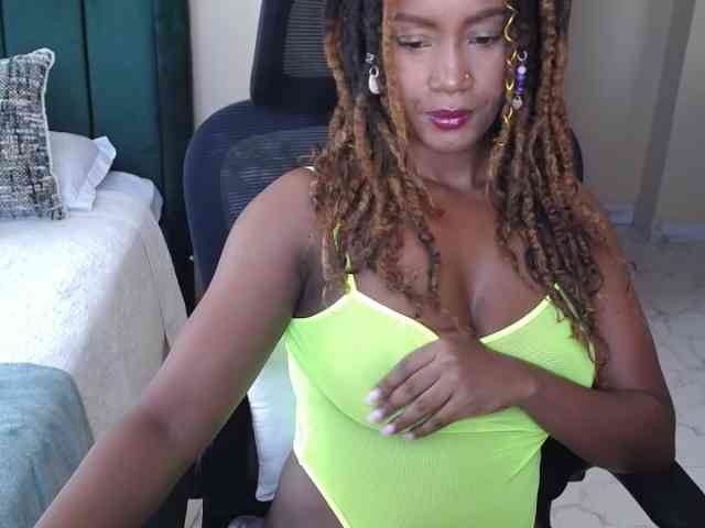 Saharangoddess webcam