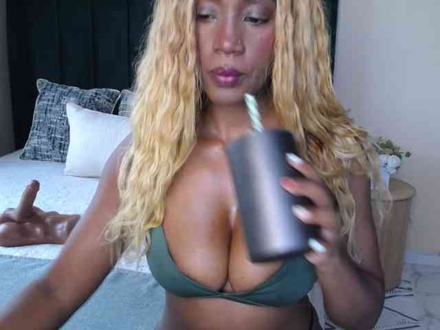 Saharangoddess webcam