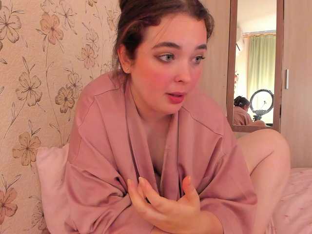 Alicenextdoor live webcam show