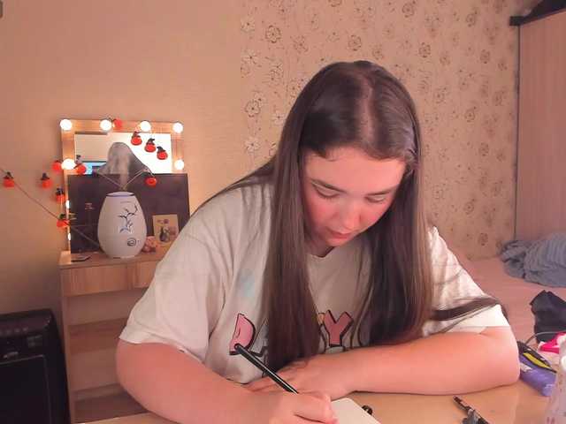 Alicenextdoor live webcam show