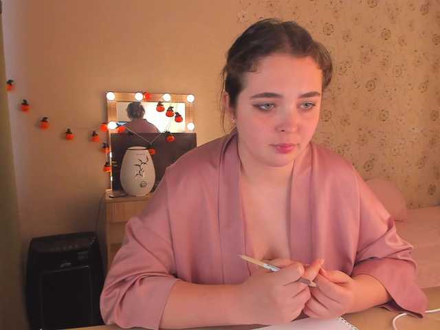 Alicenextdoor live webcam show