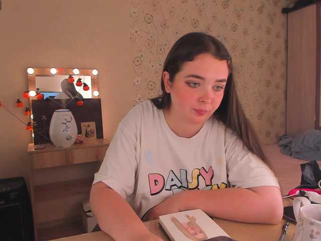 Alicenextdoor live webcam show