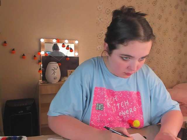 Alicenextdoor live webcam show