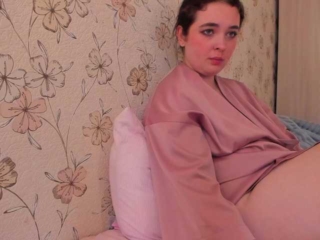 Alicenextdoor live webcam show