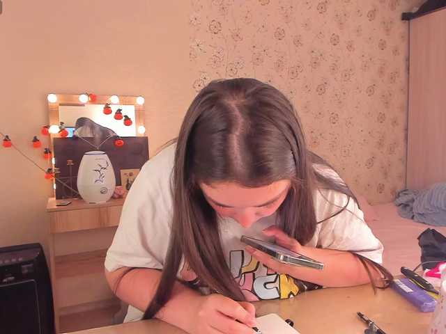 Alicenextdoor live webcam show