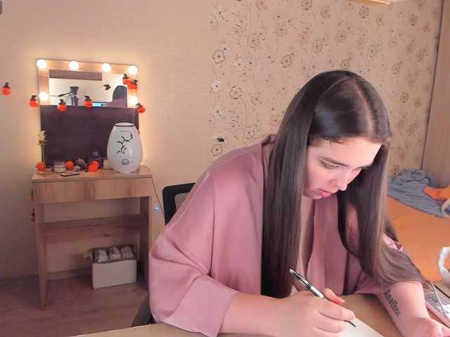 Alicenextdoor live cam on BongaCams