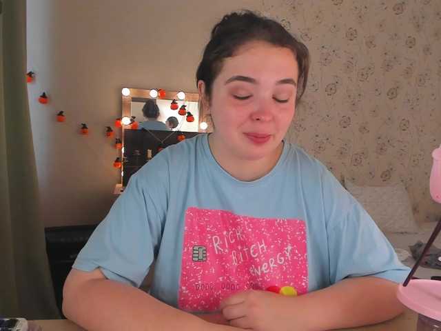 Alicenextdoor live webcam show