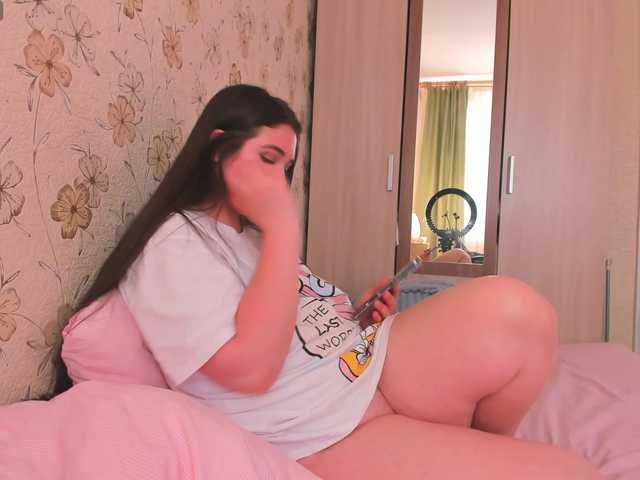 Alicenextdoor live cam on BongaCams