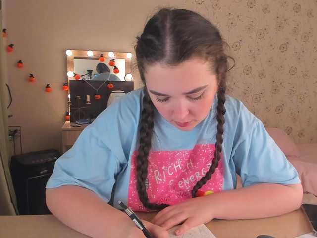 Alicenextdoor live cam on BongaCams