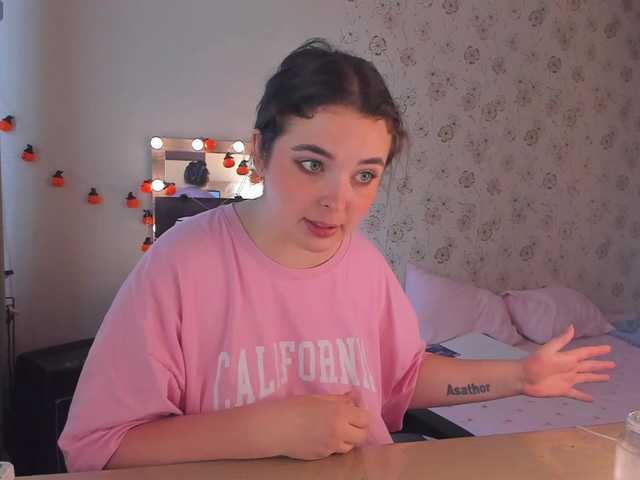 Alicenextdoor live cam on BongaCams