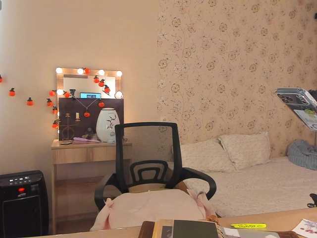 Alicenextdoor live webcam show