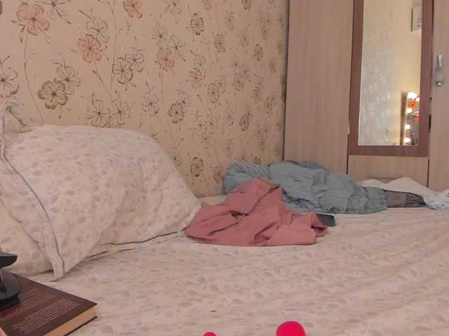 Alicenextdoor live webcam show