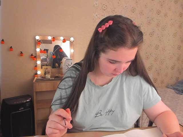 Alicenextdoor live cam on BongaCams