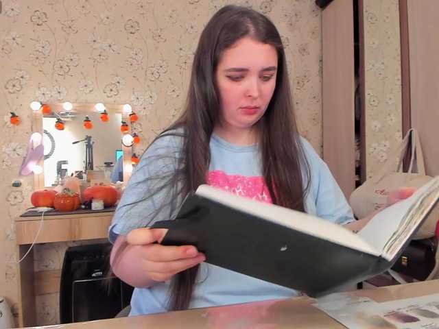 Alicenextdoor live cam on BongaCams