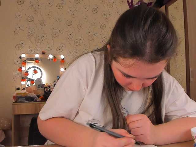 Alicenextdoor live cam on BongaCams