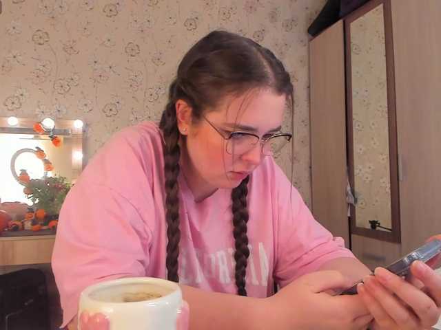 Alicenextdoor live cam on BongaCams