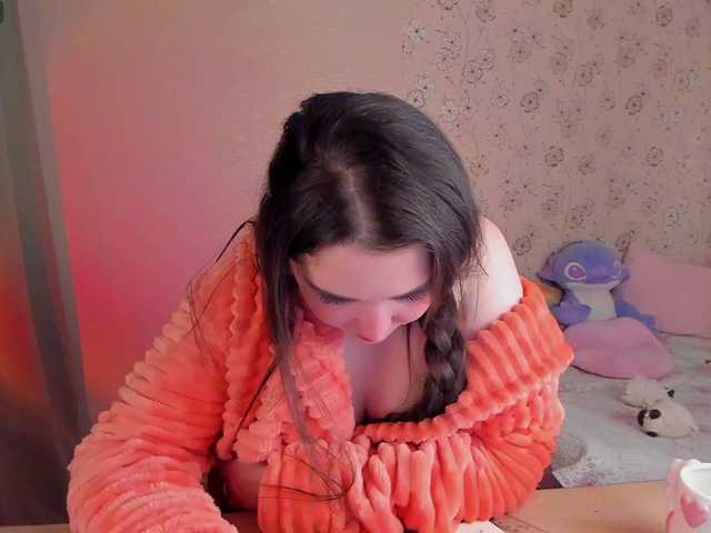 Alicenextdoor's BongaCams show and profile