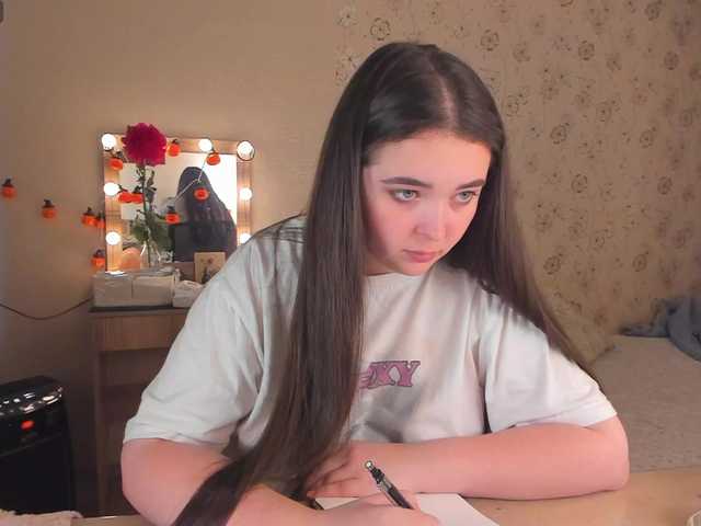 Alicenextdoor live cam on BongaCams