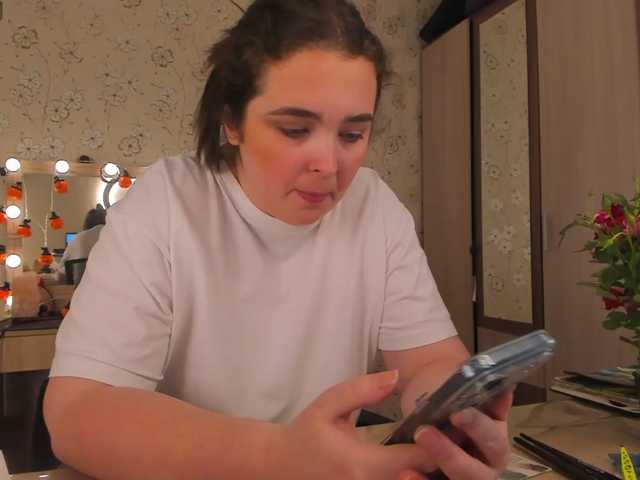 Alicenextdoor live cam on BongaCams