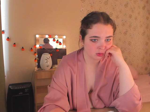 Alicenextdoor live webcam show