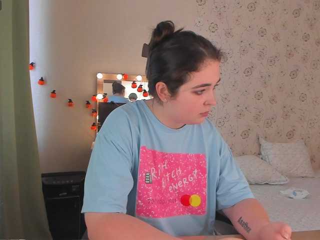 Alicenextdoor live webcam show