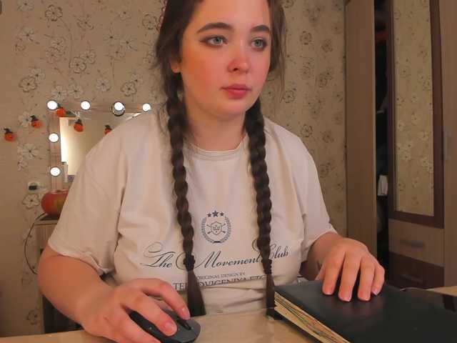 Alicenextdoor, en directo ahora en BongaCams