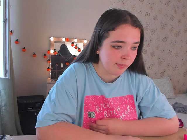Alicenextdoor live cam on BongaCams