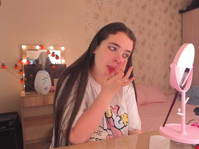 Alicenextdoor live webcam show