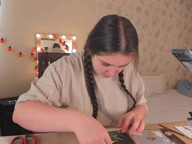 Alicenextdoor live webcam show