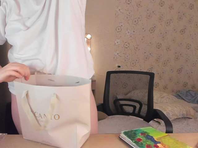 Alicenextdoor live cam on BongaCams
