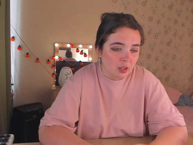 Alicenextdoor live webcam show