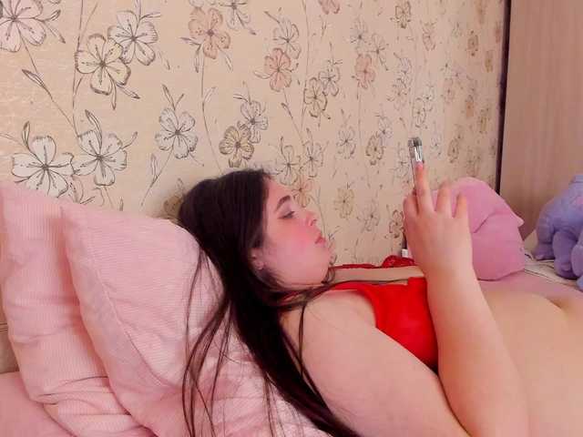 Alicenextdoor's BongaCams show and profile