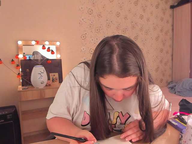 Alicenextdoor live webcam show