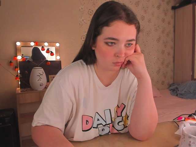 Alicenextdoor live webcam show