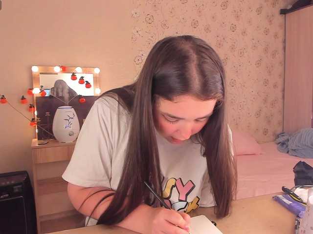 Alicenextdoor live webcam show