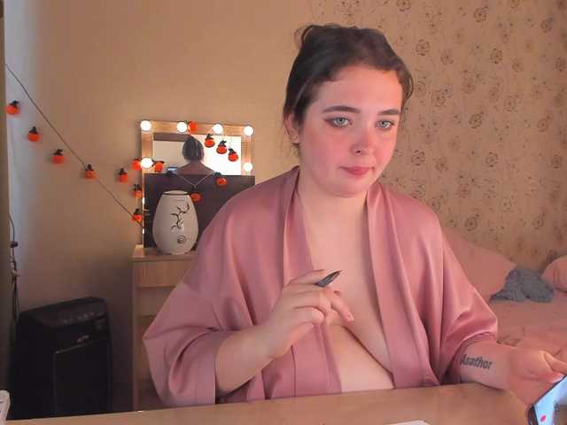 Alicenextdoor live webcam show