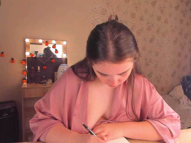 Alicenextdoor live cam on BongaCams