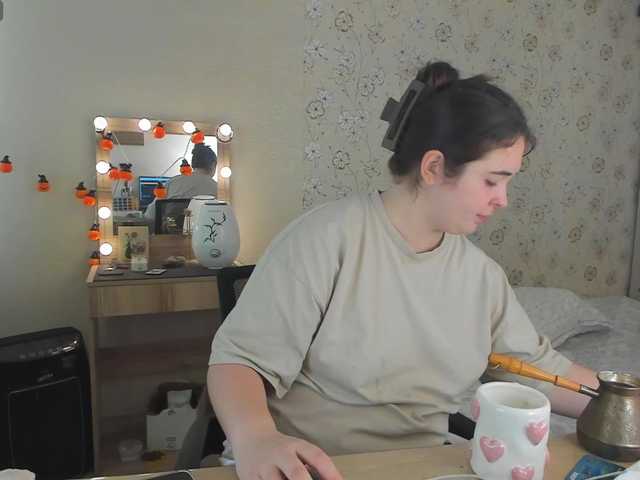le modèle Alicenextdoor est en webcam porno dans un show sur le site bongacams, il possède les tags suivants: White/Caucasian,Brunette,Shaved