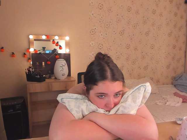 Alicenextdoor live webcam show