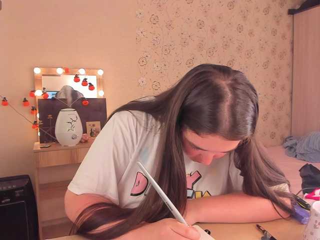 Alicenextdoor live webcam show