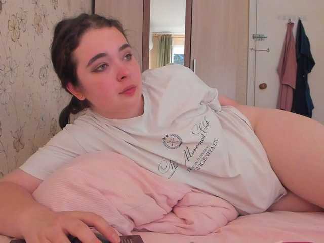 Alicenextdoor live cam on BongaCams