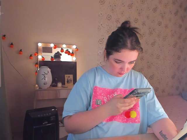 Alicenextdoor live cam on BongaCams