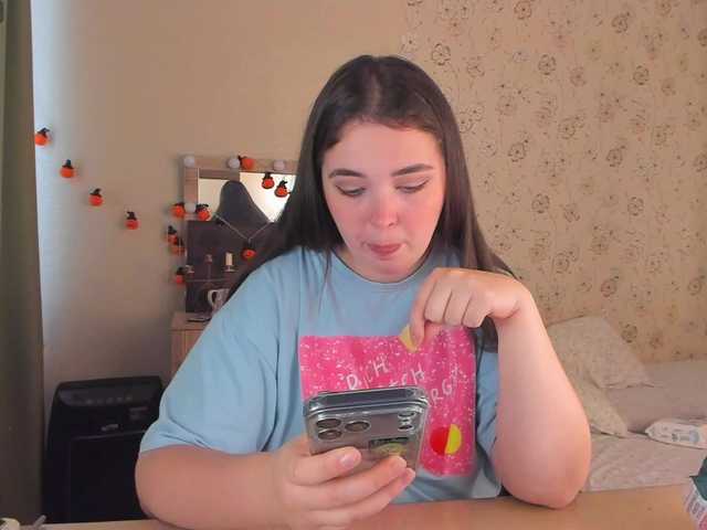 Alicenextdoor live webcam show