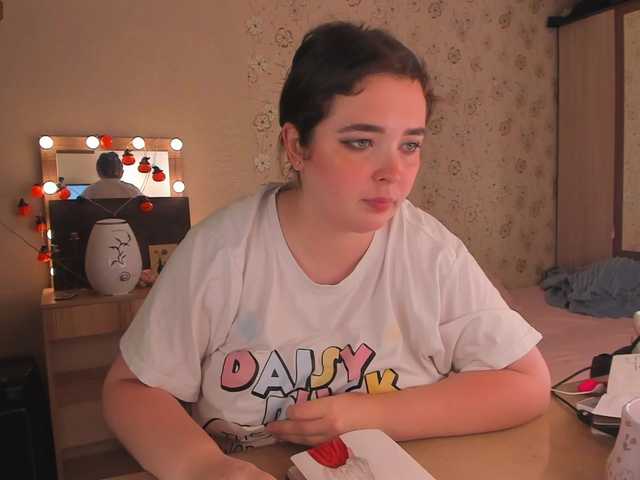 Alicenextdoor live webcam show