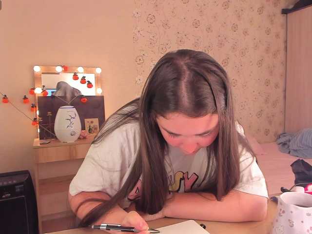Alicenextdoor live webcam show