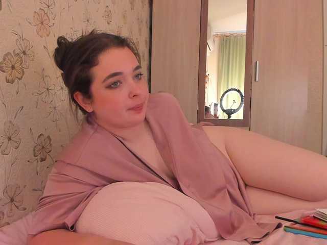 Alicenextdoor live webcam show