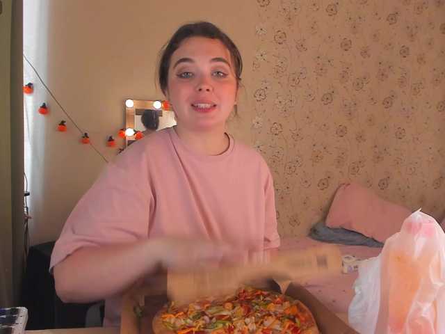 Alicenextdoor live webcam show
