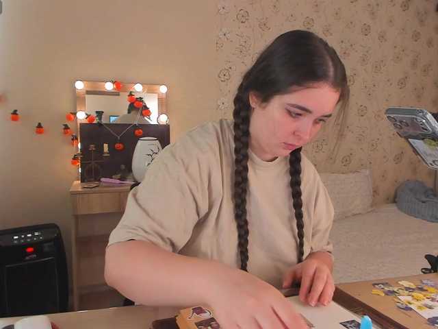 Alicenextdoor live webcam show
