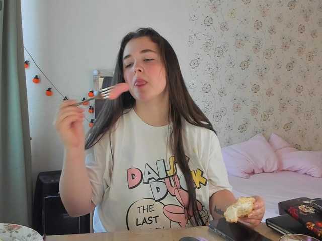 Alicenextdoor live webcam show