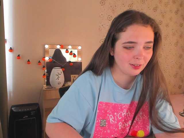 Alicenextdoor live webcam show